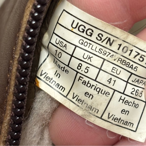 UGG Breida Waterproof Chestnut Boots Fuzzy Lining - Picture 12 of 13